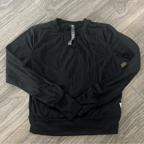 Vuori Tops - Vuori black long sleeve